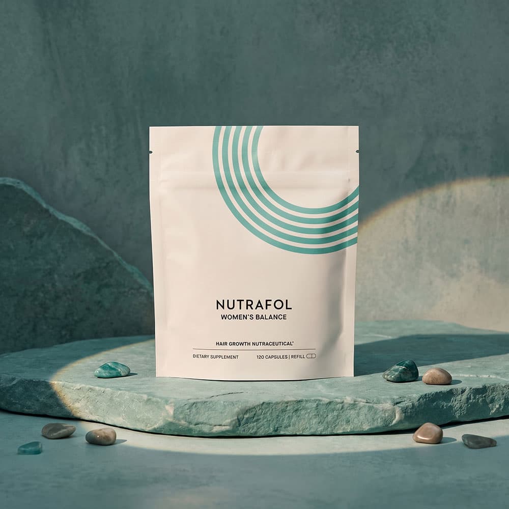 Nutrafol Women's Balance لنمو الشعر للأعمار 45+، 240 كبسولة – أكياس إعادة تعبئة لشهرين