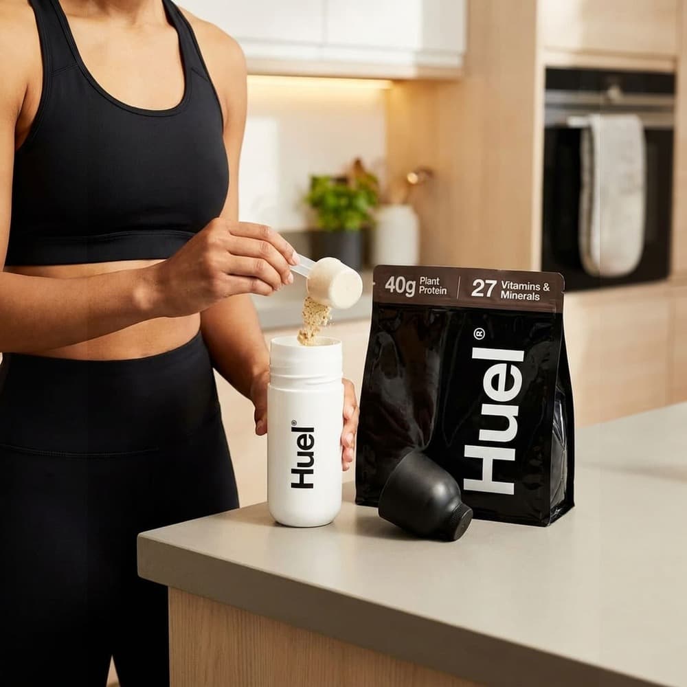 Huel Black Edition Chocolate 40g مسحوق نباتي مع شيكر