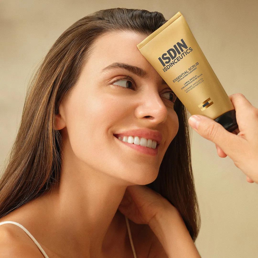 8429420308794 ISDIN Ceutics - Essential Scrub 100g